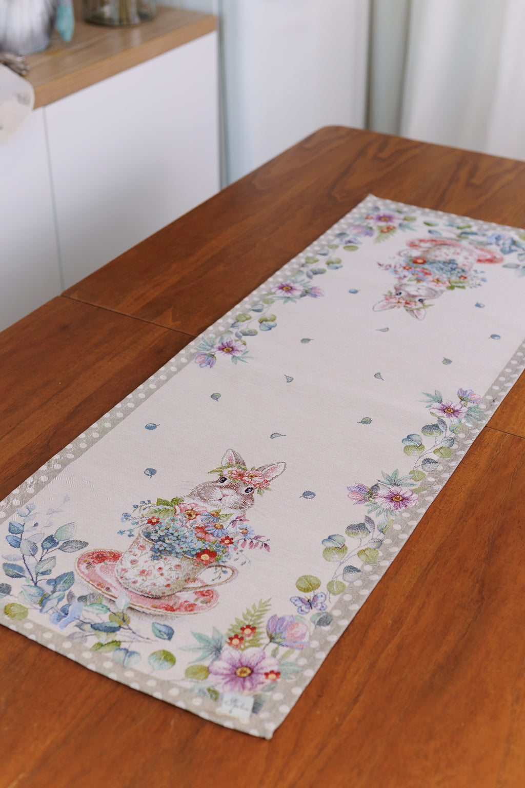 Table Runner Charm 16×55 inches (40×140 cm)