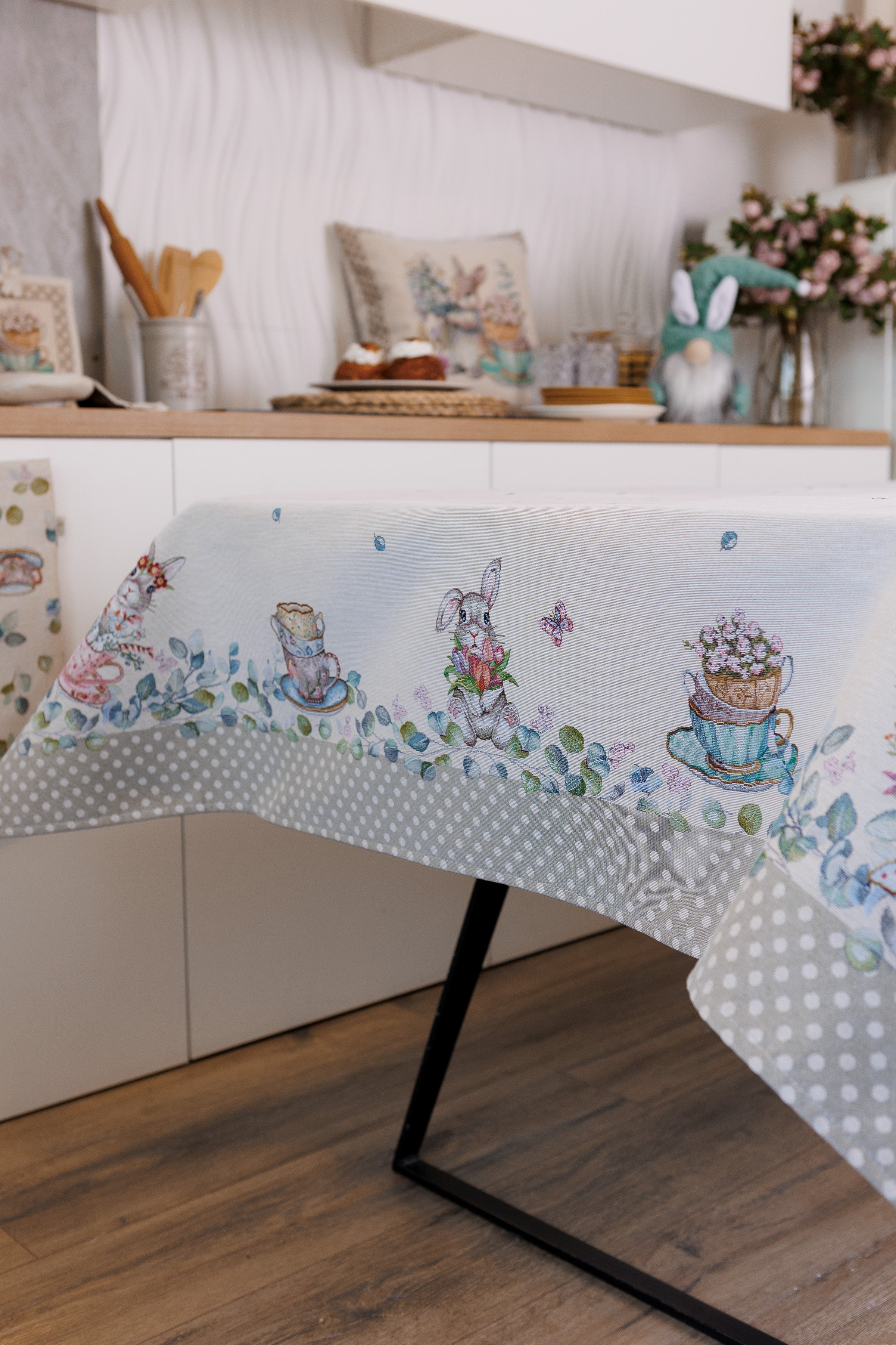 Charm Garden Tablecloth