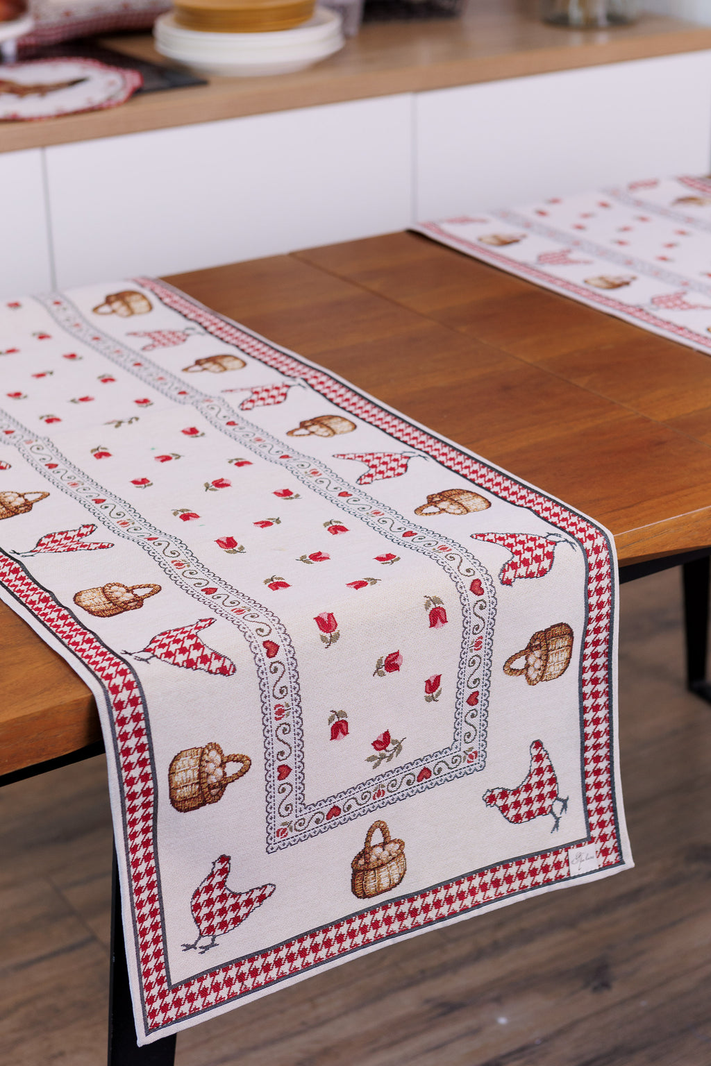 Heritage Bloom Table Runner