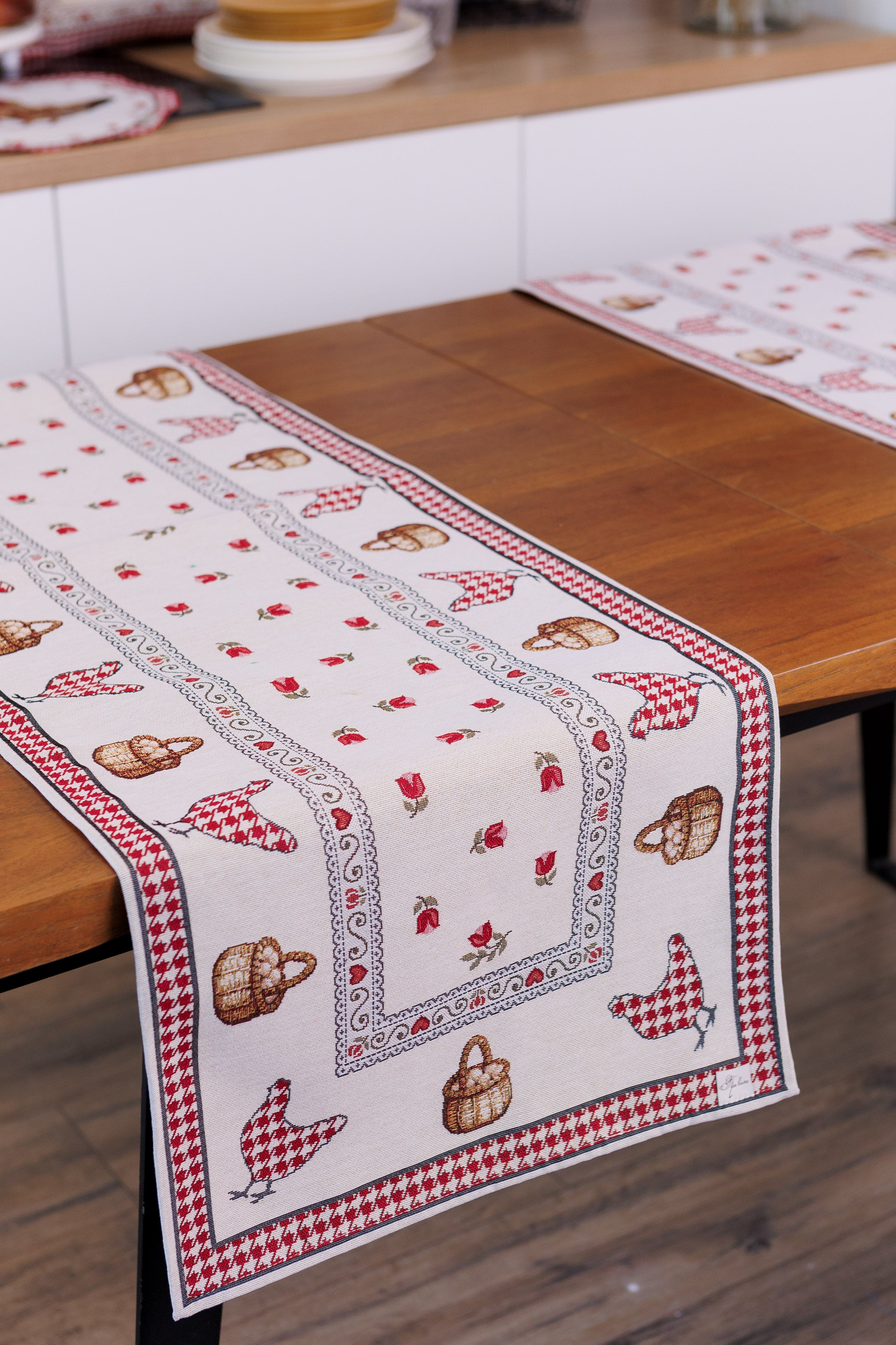 Heritage Bloom Table Runner