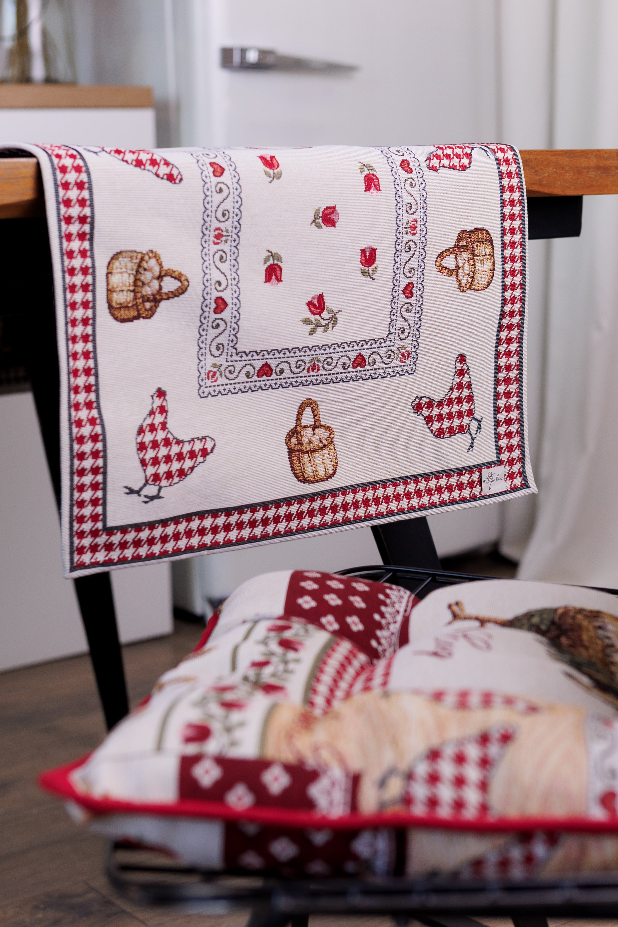 Heritage Bloom Table Runner