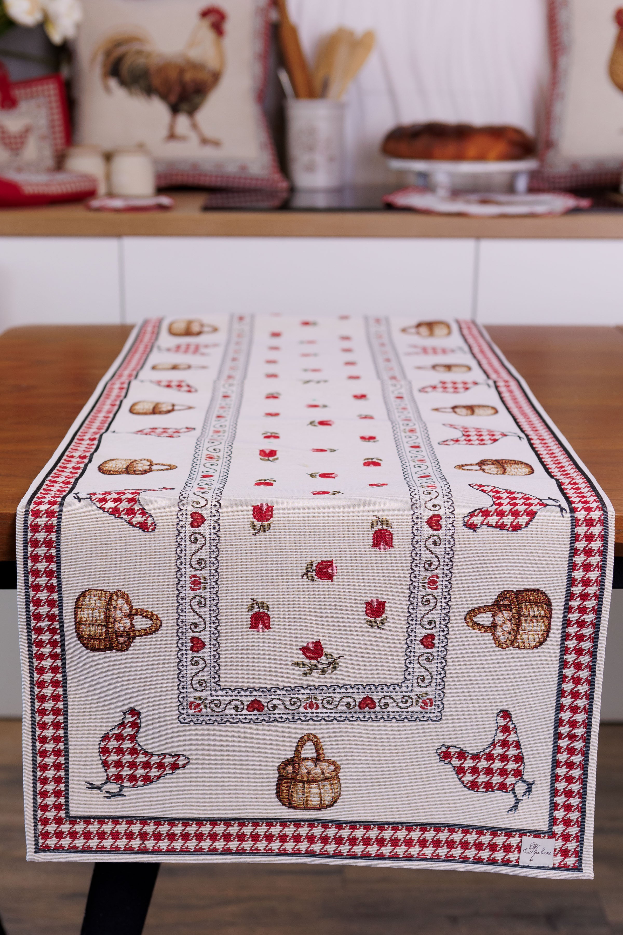 Heritage Bloom Table Runner