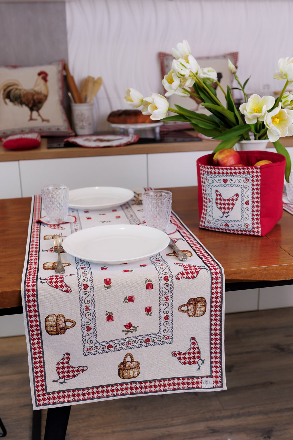 Heritage Bloom Table Runner